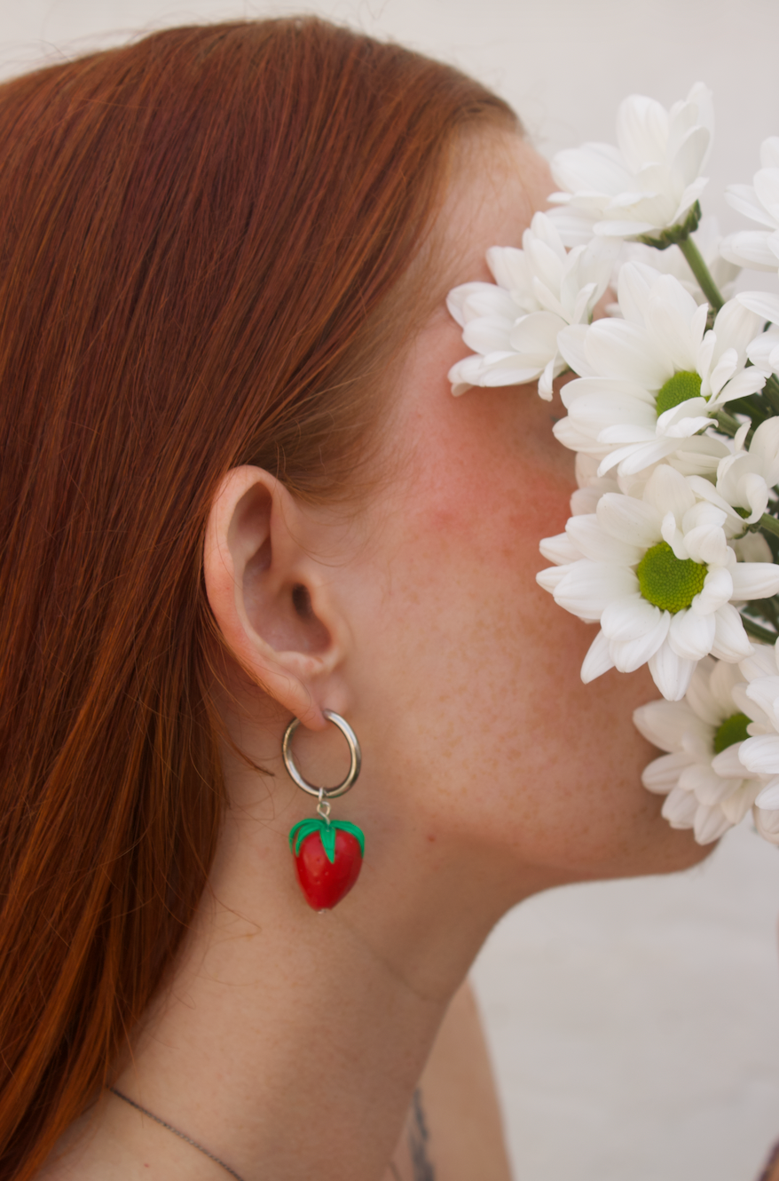 Pendientes charm "Fresitas"