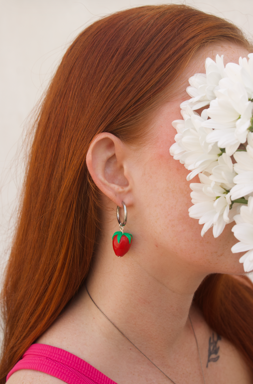 Pendientes charm "Fresitas"