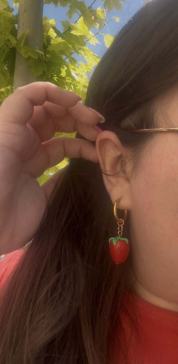 Pendientes charm "Fresitas"